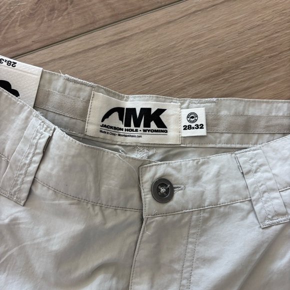 Mountain Khakis Jackson Hole Men’s Pants – Stone – Size 28x32 – NWT - Picture 8 of 9